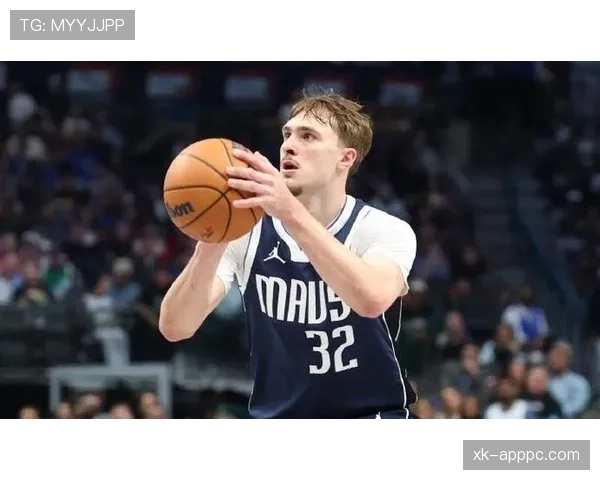 库珀·弗拉格无球跑动创造投篮机会效率超越同队射手