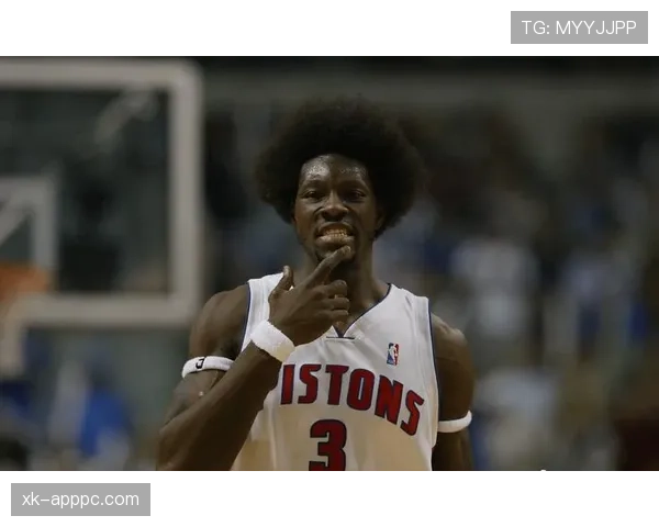 本·华莱士防守篮板率显著提升，挡拆限制库里效率明显下降